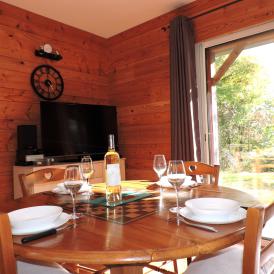 Espace repas du chalet Cèdre
